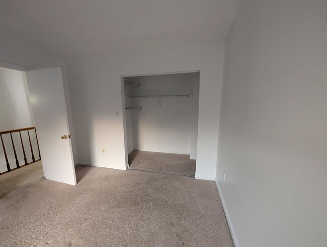 Building Photo - Available August 1, 2026 – Beautiful Townhome in Potomac Hills!
