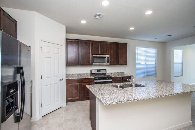 Building Photo - COMING SOON !! Mountainside Living at Canyon Views! 4 bedroom 2 bathroom!
