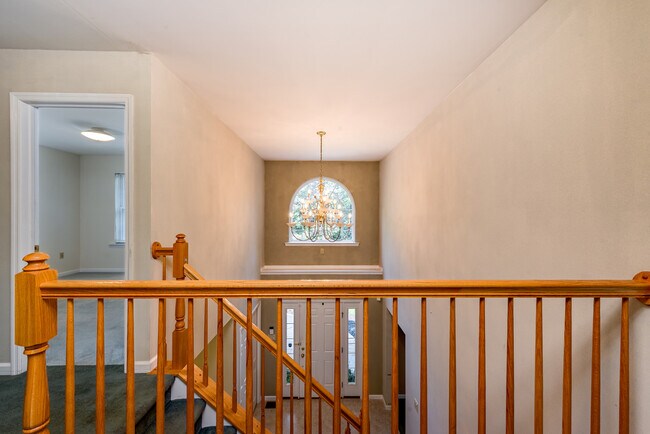 Building Photo - 80 Hillbrook Dr