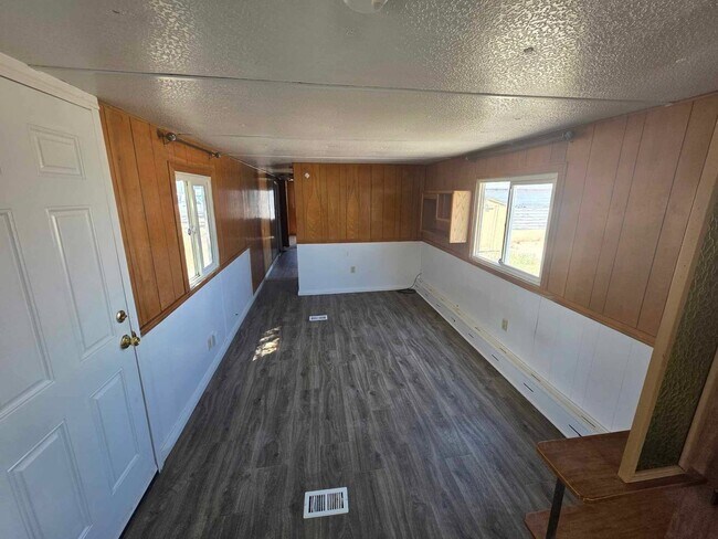 Building Photo - 2022 UT-10