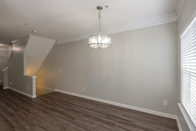 Building Photo - "Charming 3-Bed Home with 2.5 Baths close ...