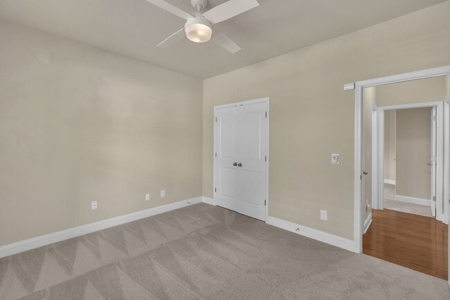 Building Photo - 4 Bedroom Home with 2 Car Garage & Fenced Yard!