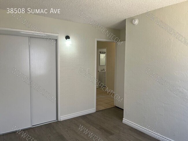 Building Photo - 38508 Sumac Ave