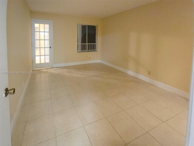Building Photo - 3310 Pinewalk Dr N
