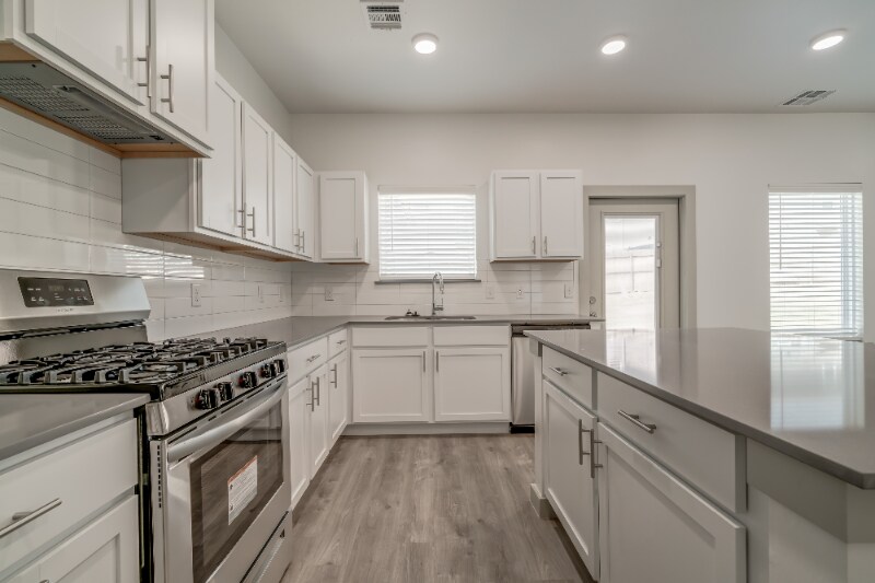 Building Photo - 13518 Vinita Dr
