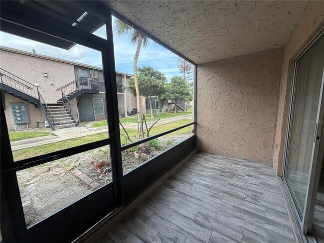Building Photo - 1167 Calle Del Rey