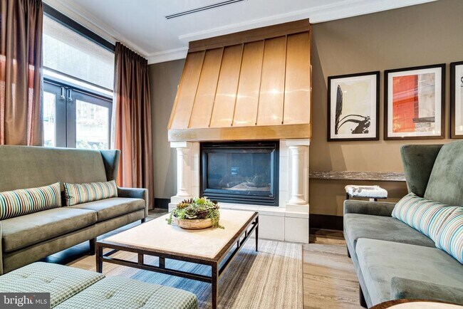 Building Photo - 3101 N Hampton Dr