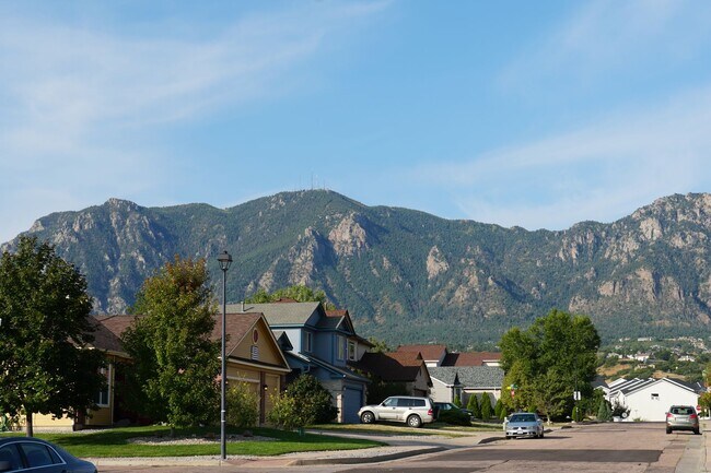 Building Photo - 1072 Scarlet Oak Dr