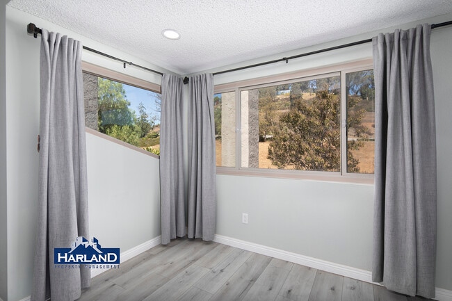 Building Photo - 2106 Lark Glen