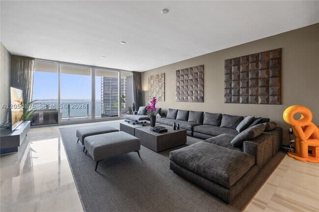 Building Photo - 300 Biscayne Blvd