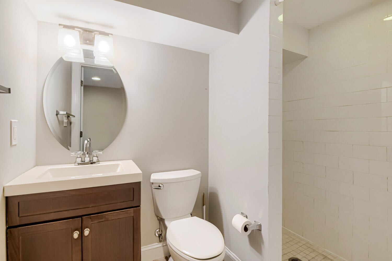 Lower Level Full Bath/Shower - 331 S East Ave