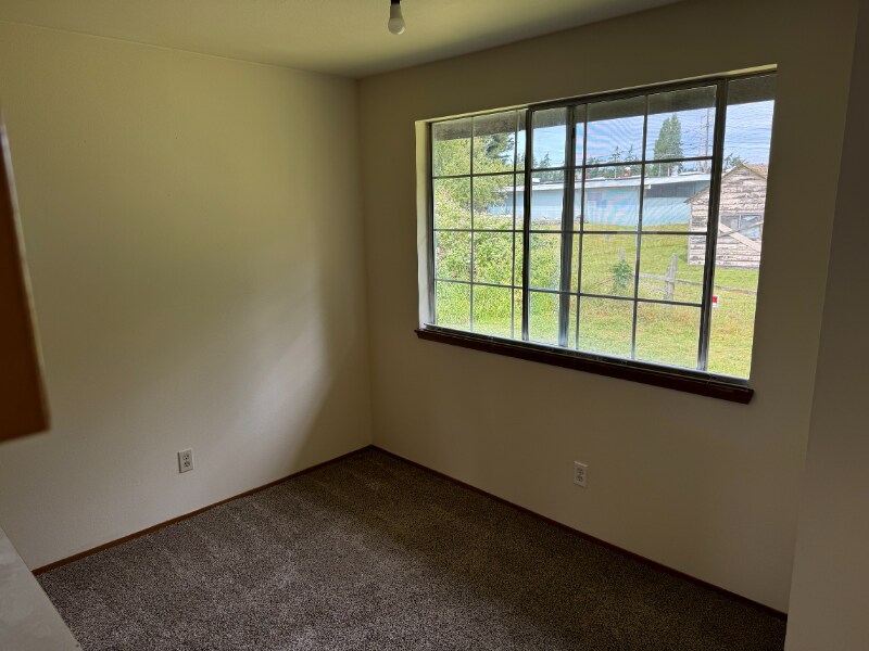 Building Photo - 150 SE Barrington Dr