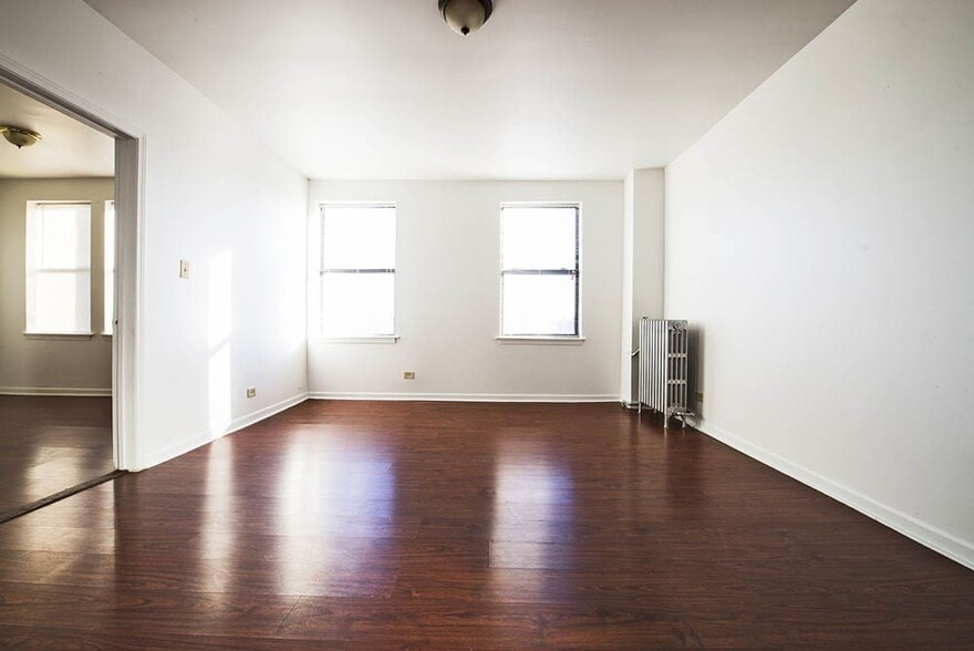 Building Photo - 1734 E 72nd St Chicago, IL 60649