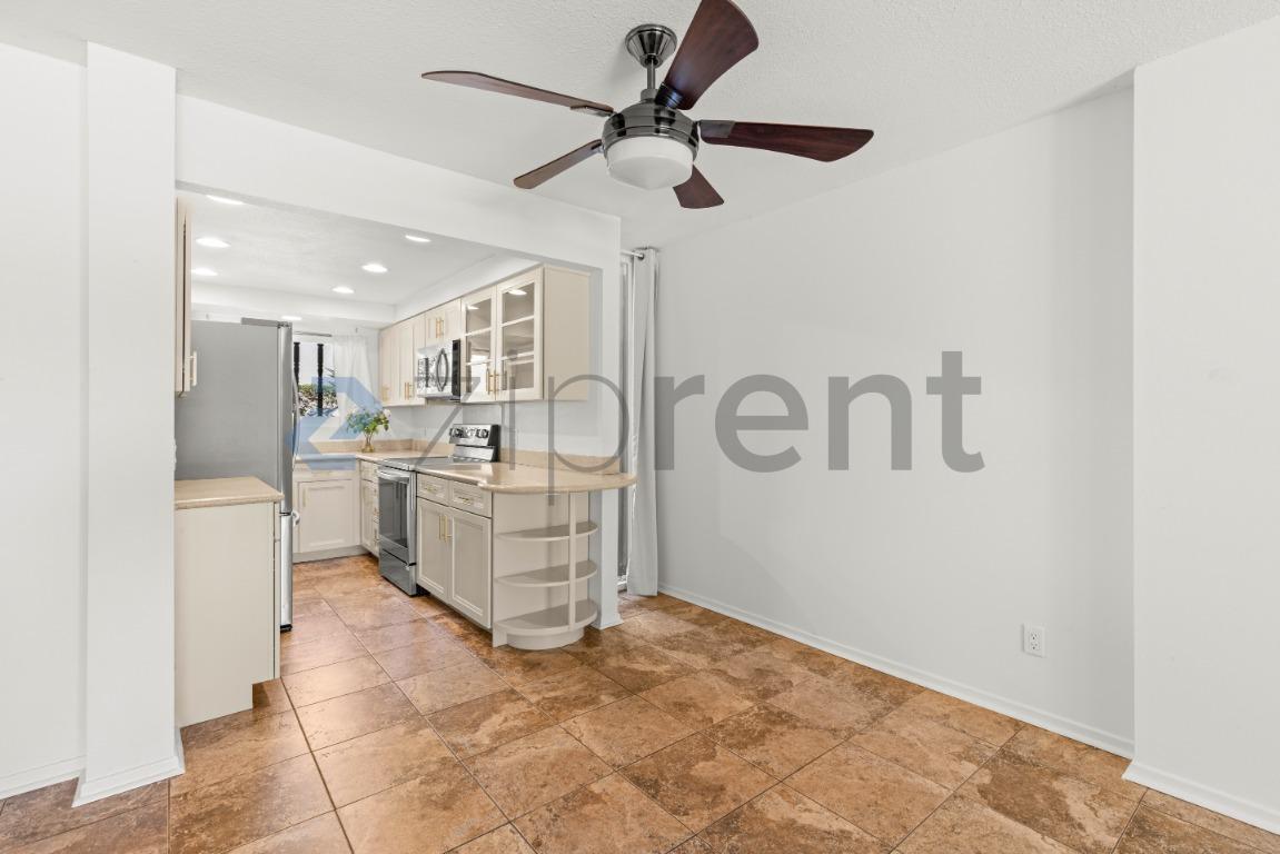 Building Photo - Unit Unit A