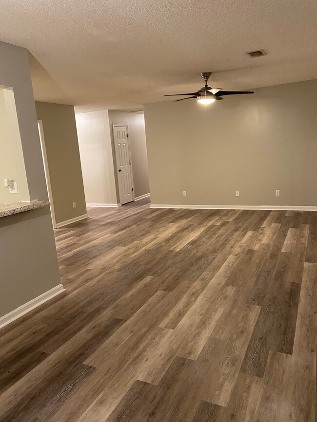 Building Photo - 108 Marsh Landing Dr