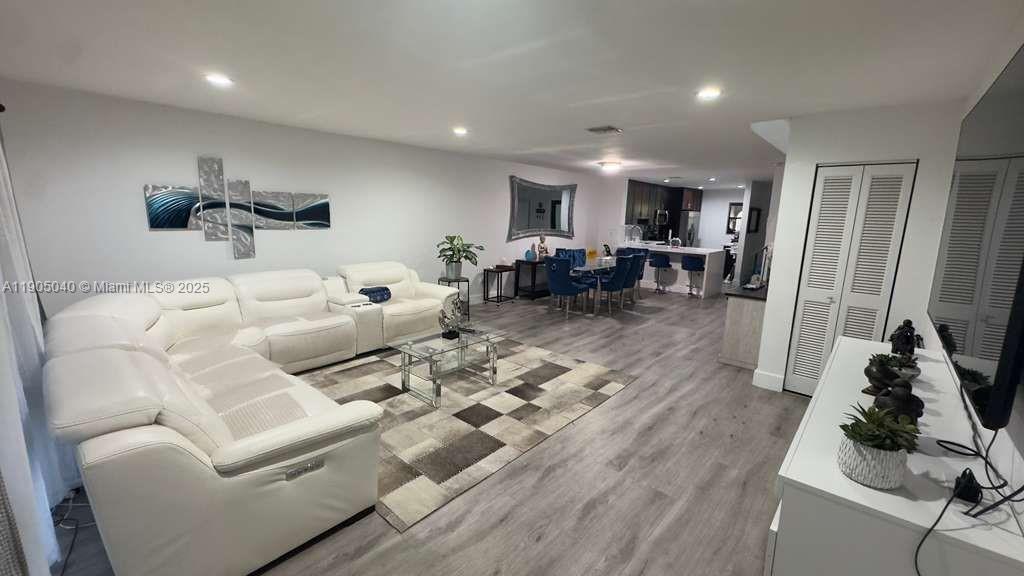 Building Photo - 3742 Estepona Ave