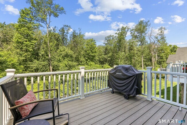 Building Photo - 21 Brentwood Cir
