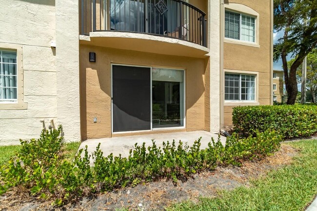 Building Photo - 800 Crestwood Ct S