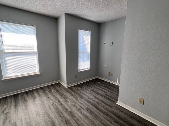 Building Photo - 2726 Chilton Dr