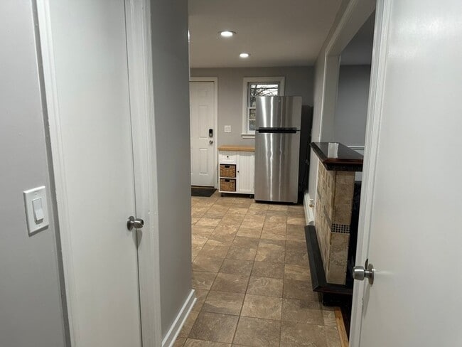 Building Photo - 3 Tryon Ave