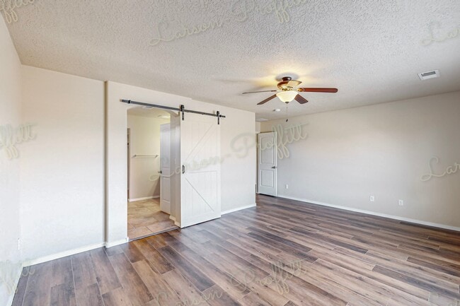 Building Photo - 1038 Desert Sunflower Dr NE