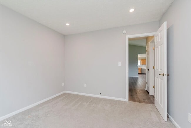 Building Photo - 9645 Claymore Dr
