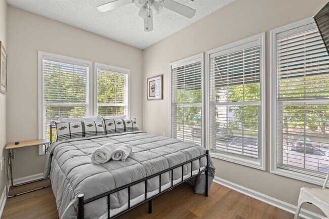 Building Photo - 9780 Leyland Dr