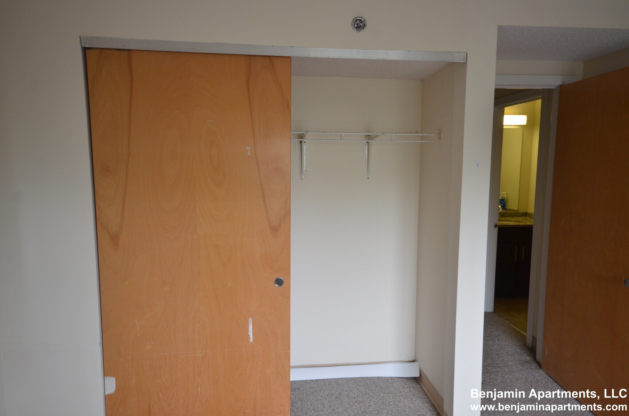 Building Photo - 142 North Beacon St