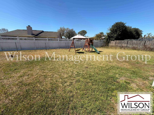 Building Photo - 1016 Malaga St