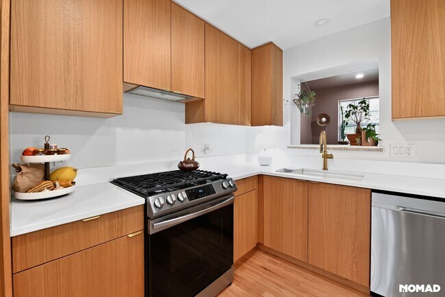 Building Photo - 316 East St