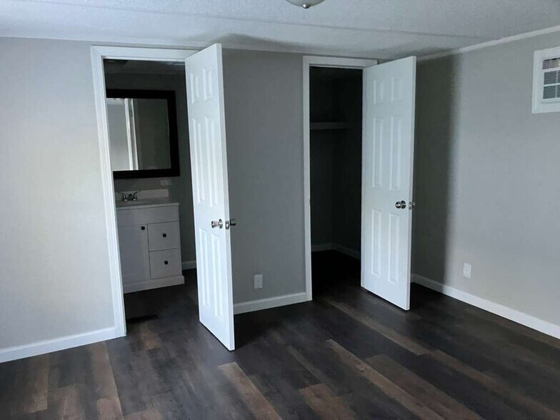 Building Photo - 78 Deerwood Park