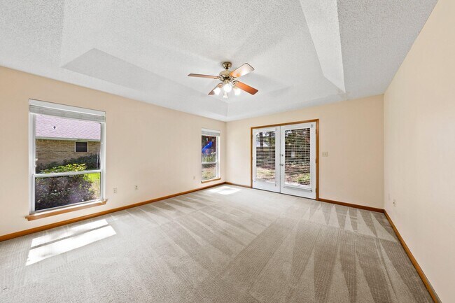 Building Photo - 406 Bally Way