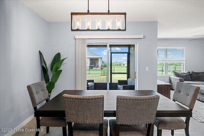 Building Photo - 926 Trinity St