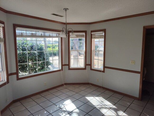 Building Photo - 1450 Morris Way Dr