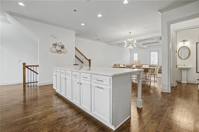 Building Photo - 2500 Skyland Dr NE