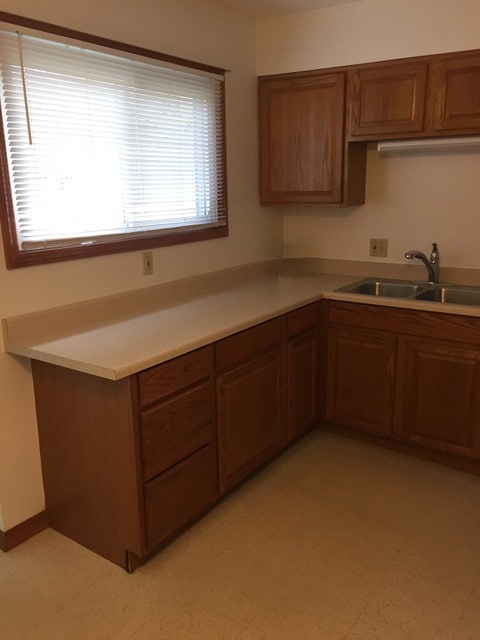 Building Photo - 19450 Royalton Rd