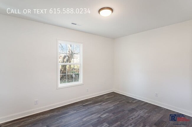 Building Photo - 307 W 13th St