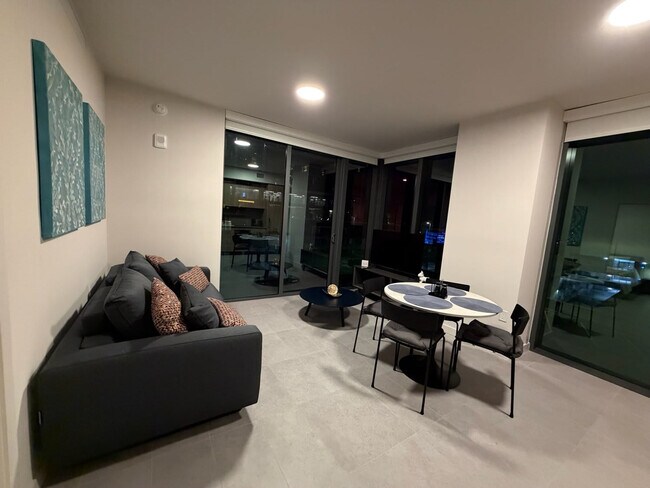 Building Photo - 121 NE 5th St