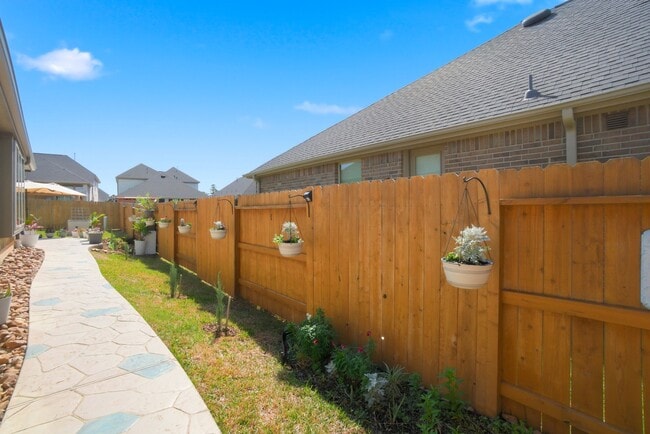 Building Photo - 1409 Northwood Blf Ln