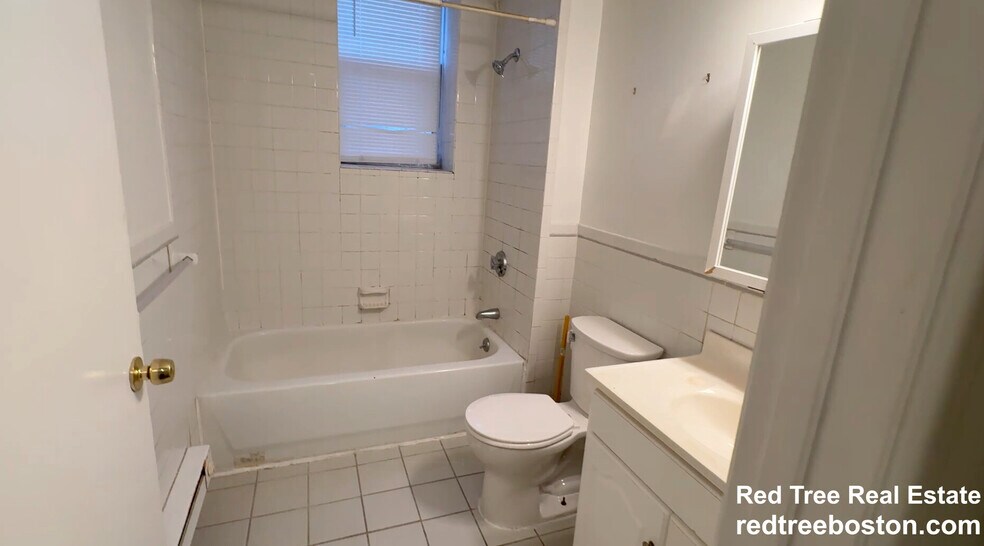 Building Photo - 117 Park Dr