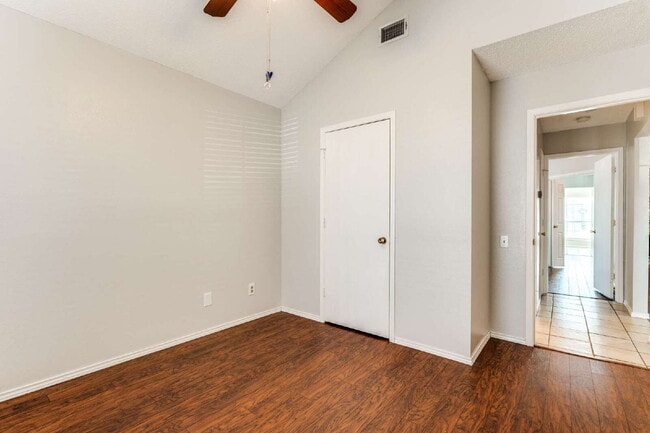 Building Photo - Cozy 3BR Located in Arlington!