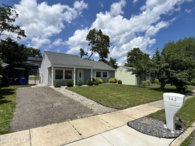 Primary Photo - 142 Village Dr