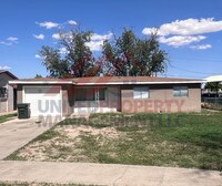 Building Photo - 3 bedroom 2 bathroom house for rent Carlsbad NM