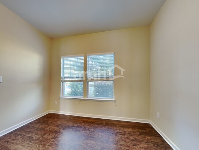 Building Photo - 4311 Hampstead Heath Dr