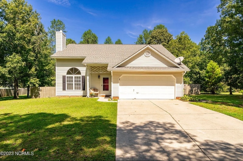 Primary Photo - 106 7 Seas Dr