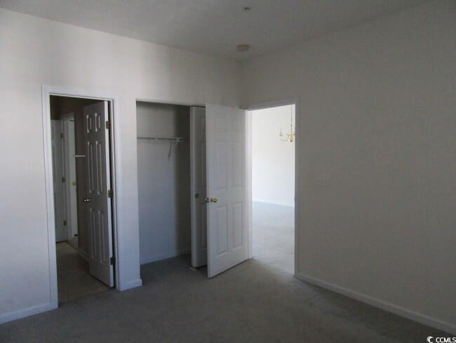 Building Photo - 601 Hillside Dr