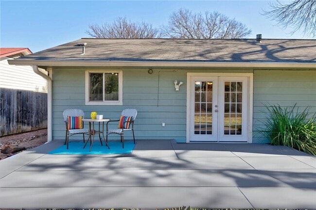 Building Photo - 1310 Radam Cir