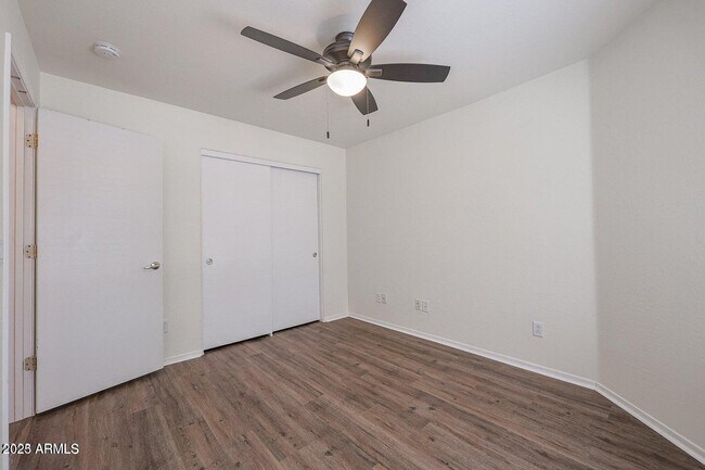 Building Photo - 15230 W Crocus Dr