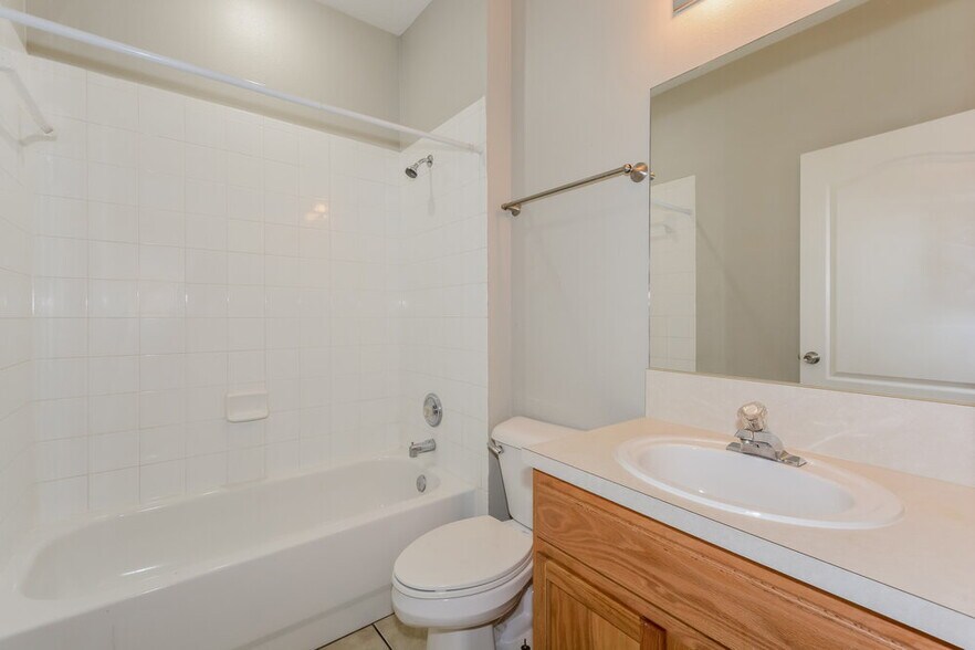 Building Photo - 723 Parsons Pointe St