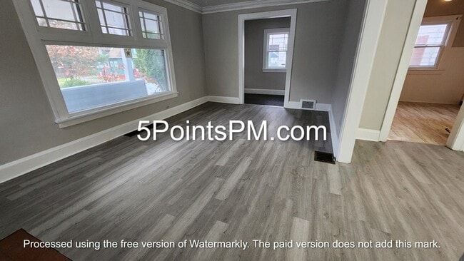 Building Photo - 13721 Alvin Ave